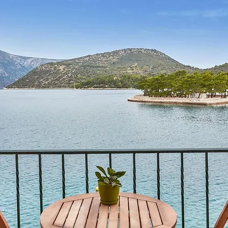 Lazaretto Palace * Vathí